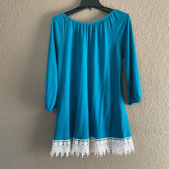 Blue tunic with lacy hem - Picture 4 of 4